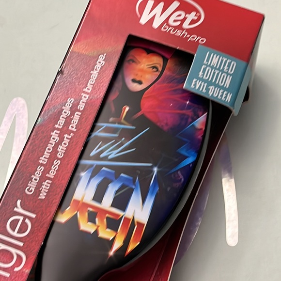Limited Edition “EVIL Queen” Disney wet brush-pro, feta glee hair brush - Picture 4 of 4